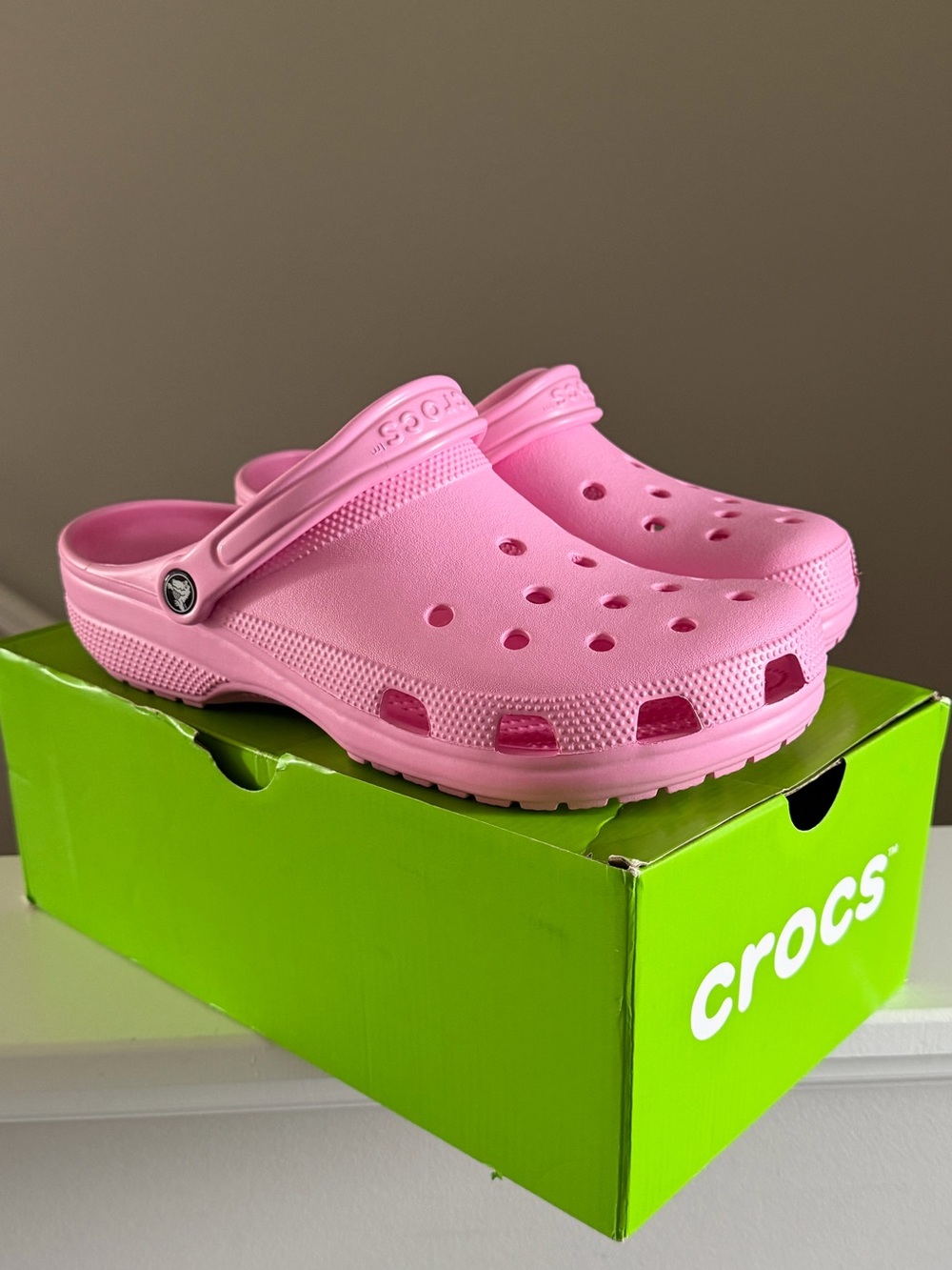 CROCS Kids Classic Clog in Bubblegum Pink